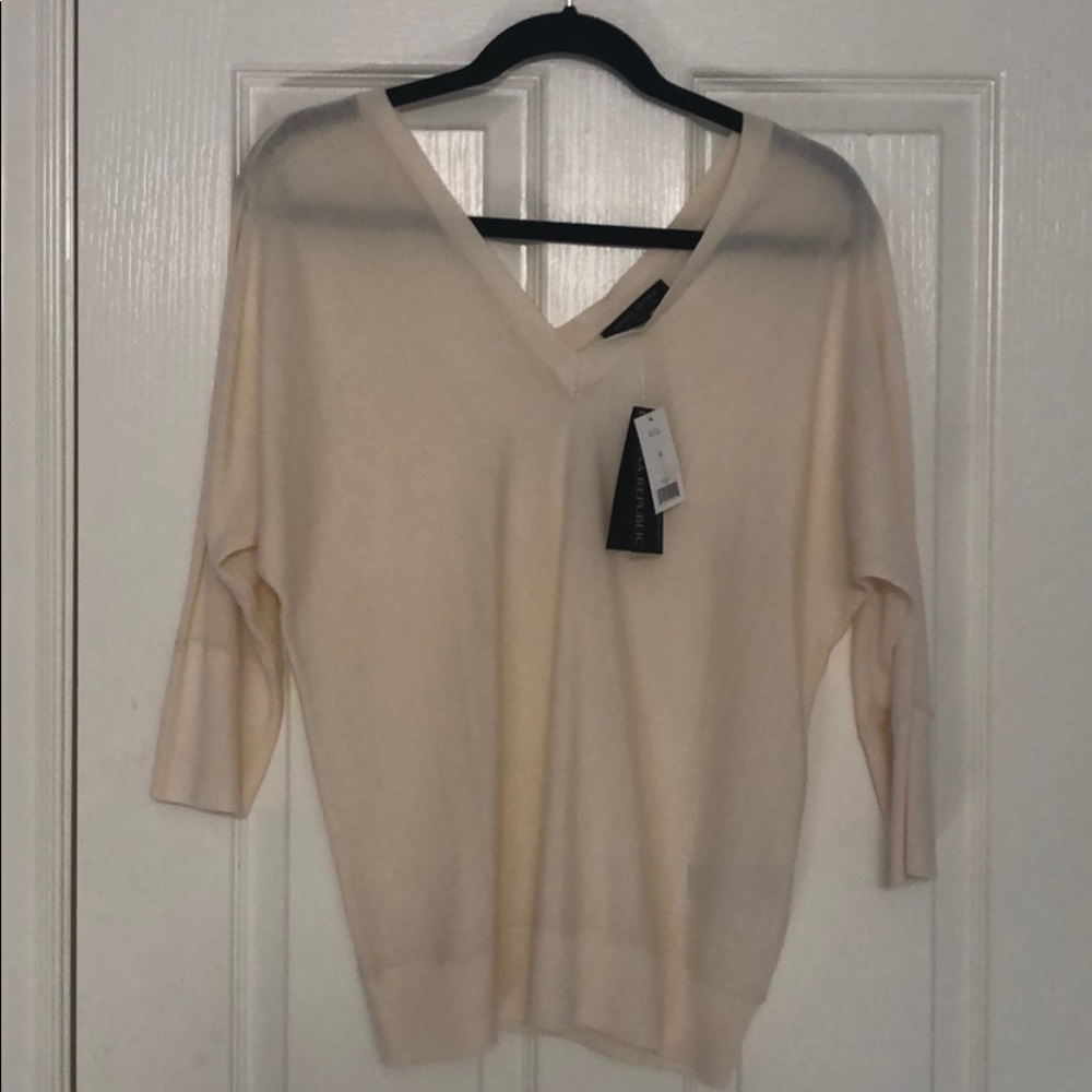 Brand new Banana Republic 100% wool sweater top